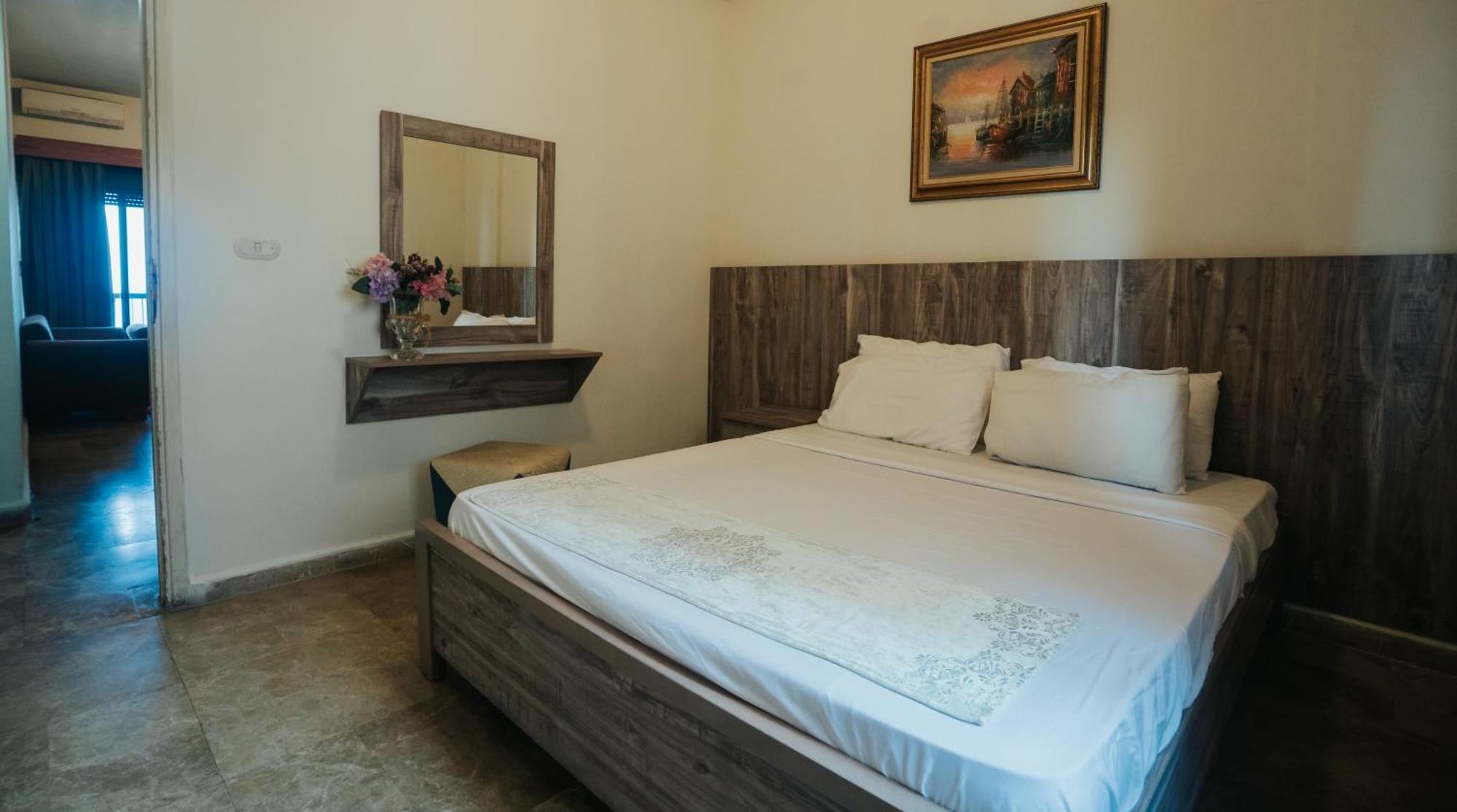 Holiday Suites Hotel & Beach Resort Jounieh Bagian luar foto