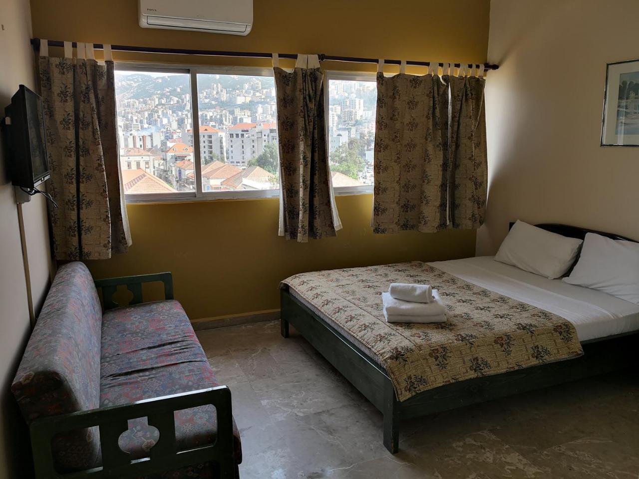 Holiday Suites Hotel & Beach Resort Jounieh Bagian luar foto