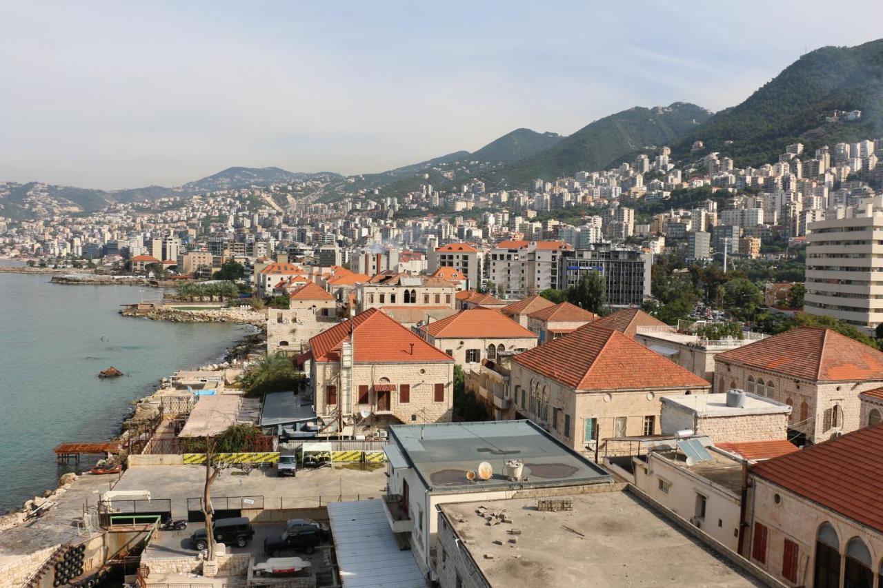 Holiday Suites Hotel & Beach Resort Jounieh Bagian luar foto