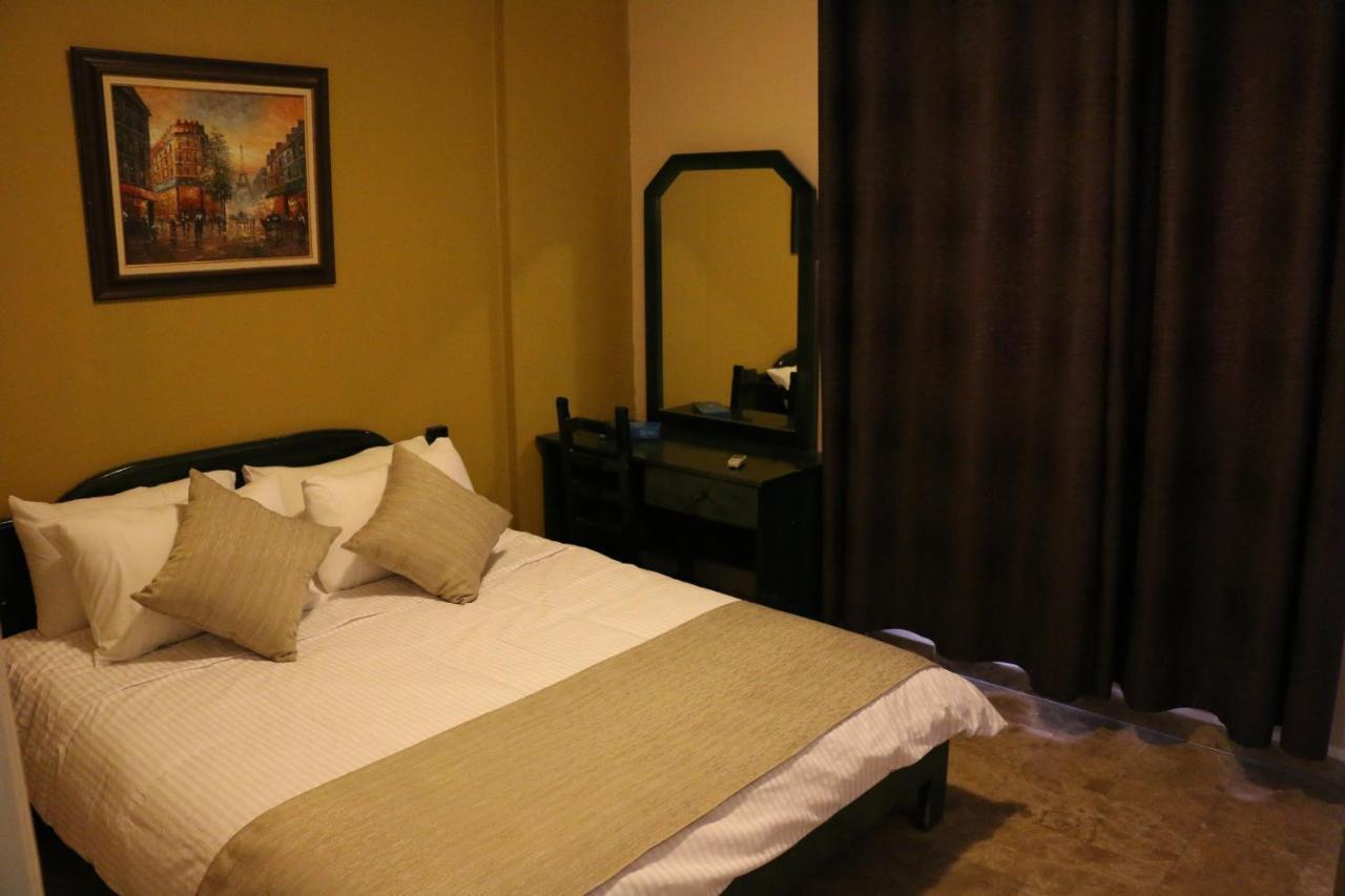 Holiday Suites Hotel & Beach Resort Jounieh Bagian luar foto